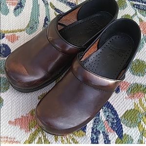Dansko clogs size 11 wide brown leather nursing